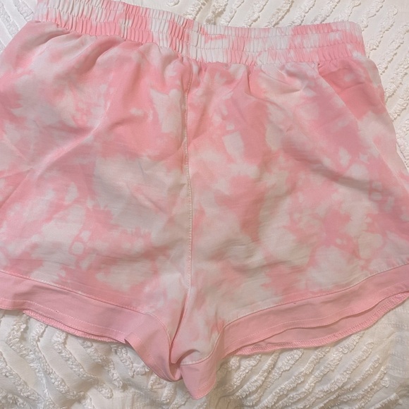 CHAMPION PINK CAMO SHORTS - Picture 3 of 3